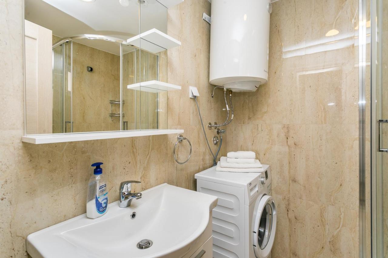 Apartments Aleksandar Petrovac Pokoj fotografie
